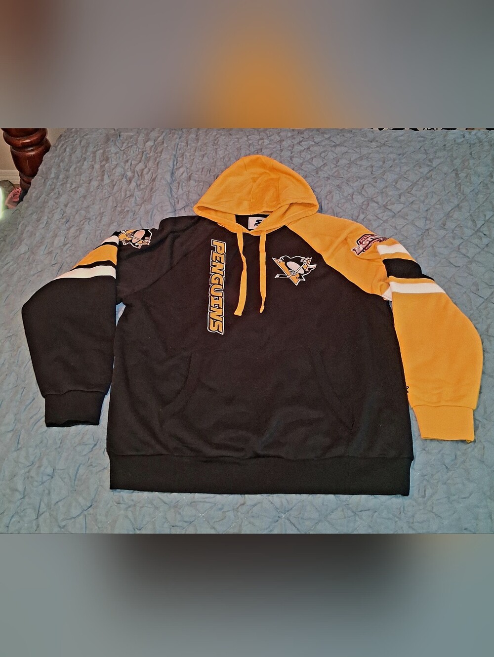 Pittsburgh Penguins. Starter Brand. Size XL. Gauntlet Raglan Pullover Hoodie